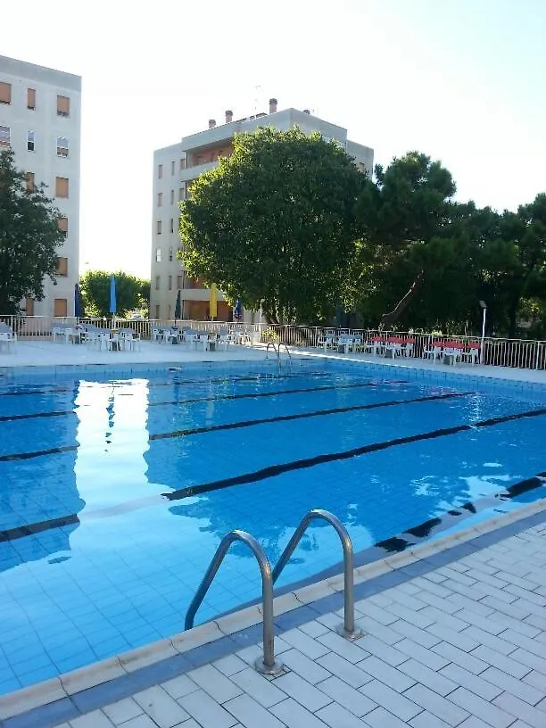 Residence Green Beverly Con Piscina Lido Adriano